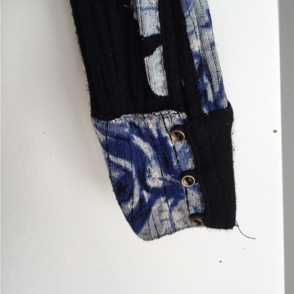 Lucky Brand Black and Blue Knit Top Size Small - Picture 5 of 6